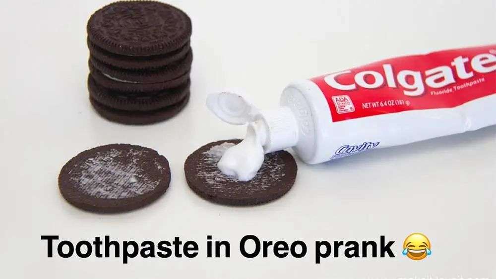 再也不用「擠牙膏」，高露潔換上的「潤滑劑」包裝，讓牙膏從此一滴不剩